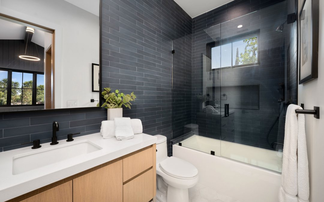 What Are the 7 Features That Elevate Modern Long Island Bathroom Design?